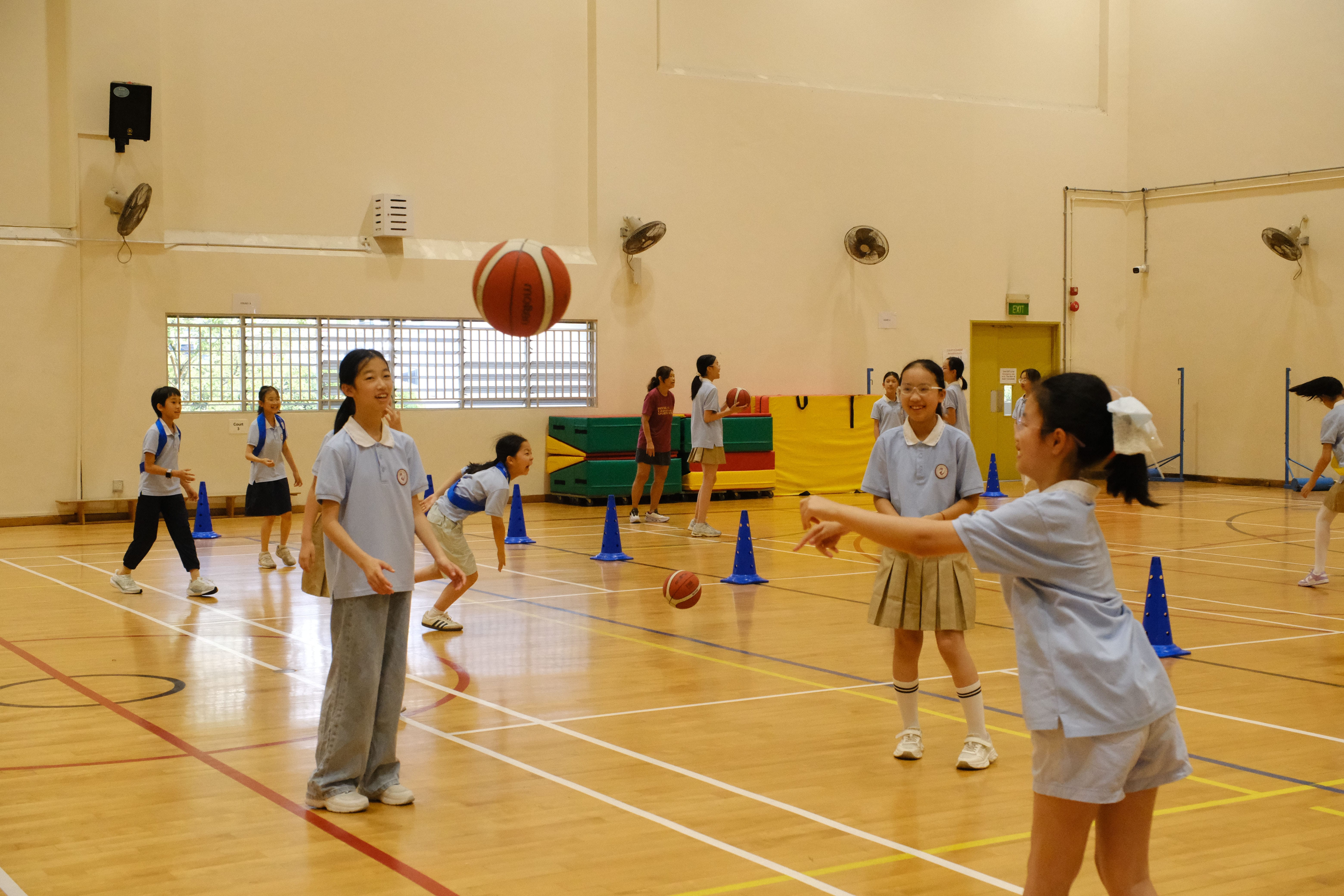 Learning teamwork and coordination through basketball activities